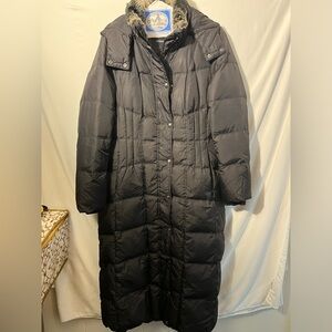 London Fog Women's TOWER Hooded Quilted Puffer Down Full Length Black Maxi Coat.